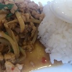 タイ屋台料理 ムエタイハウス - ・ランチ　ガイガパオ　拡大