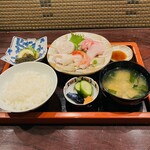 石田屋 - 刺身定食