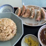 華葉軒 - 料理写真:炒飯➕餃子