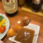 Kushiage Chinkushi - 名古屋と言えば、味噌カツ！
      こちらの味噌は、甘からず辛からず、
      たっぷりつけてちょうどいいお味噌です♪( ´▽｀)