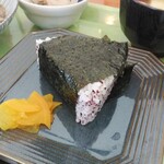 カフェ食堂 和と輪 - セットのおにぎり