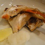 銀平 - 2012.10焼魚定食　鮭ハラス２尾と鯖塩焼き半身
