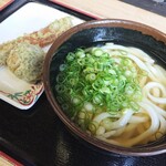 溜 - かけうどん（温）／天ぷら（煮卵・ちくわ）