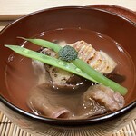御料理 寺沢 - 備長炭焼の甘鯛と生木耳と莢隠元の椀物