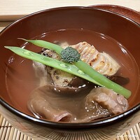 御料理 寺沢 - 備長炭焼の甘鯛と生木耳と莢隠元の椀物