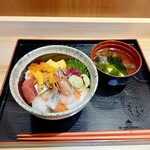 小松水産の海鮮丼 - 海鮮おまかせ丼 990円