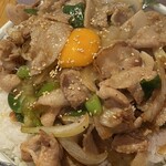 寅"むすこ食堂 - ご飯熱々スタミナ丼大盛り