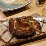 Robata Izakaya Katete - 特大しいたけ焼き