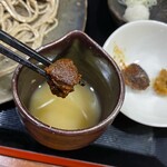 そば くら富 - 大根汁に焼き味噌（2年熟成自家製味噌2種）