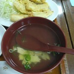 一芳亭 - 豚肉が入った中華スープ