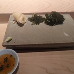 Fudoumae Sushi Iwasawa - ワカメ、海ぶどう、ガリ