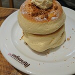 メレンゲ - [モーニング]ホイップバターパンケーキ(3枚)500円