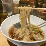 Japanese Ramen Noodle Lab Q - ◎中細のストレート麺