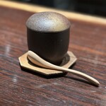 YAKITORI 燃 es - 鶏の茶碗蒸し、はなびらたけと鶏のビスク