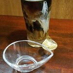 キッチン ブルー グローブ - ミルクを入れず