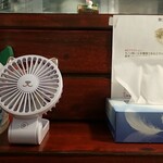 キッチン ブルー グローブ - 猫扇風機があります