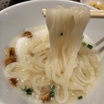 贅 - 冷やしとろろうどん・ズーム