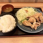 さぬき麺市場 - ◆ 唐揚げ定食 ¥800- (ご飯増し増し)