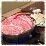 Sukiyaki Murakoshi - すき焼き
      
      お肉 てんこ盛り！