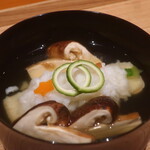 日本料理 幸庵 - 鱧の葛打ちと松茸の煮物椀アップ