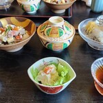 魚料理・寿司 二反田 - 夏の定食です。海鮮ちらし寿司とハモ素麺がメインです。