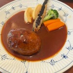 Cafe Salon de The OKA - ふんわりとしたハンバーグが名物