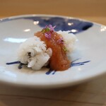 松寿司 - 淡路島産 鱧 淡路島産玉ねぎ入り梅肉添え