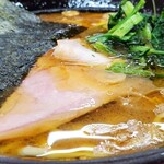 上越家 - ラーメン並(近景)