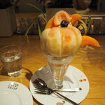 果実園リーベル - 桃メロンパフェ