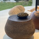 6 - アミューズ キャビア鰻の白焼タルト