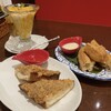 スコンター - 海老トースト、揚げパン、餅米のパフェ