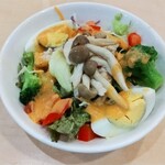 Gasuto - 蒸し鶏とキノコのサラダ（S）　300円