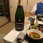 中國菜 奈良町 枸杞 - 今日は泡を一人で飲もかな