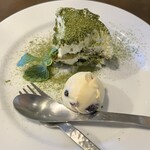 Italiandining PINO - 抹茶ティラミスと自家製アイス　ラムレーズン