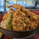 天ぺい - 側面写真　盛が良いです。