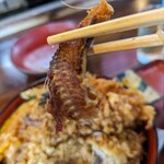 天ぺい - 骨煎餅はカリッと揚がってます。