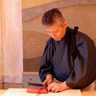 由熟練的工匠技藝編織而成的美味壽司