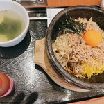 焼肉冷麺やまなか家 - 石焼ビビンバ￥880