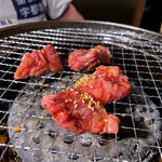 食べ飲み放題 焼肉ダイニング ちからや - やはり肉は厚切りが旨いと思うんですよね。