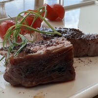 ハルヤマシタ 東京本店 - 国産黒毛和牛A5備長炭炭火焼とトマトのマリネ