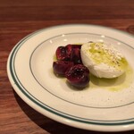 Enoteca ber ber bar - アメリカンチェリーとブラッタチーズ