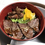 Izumitei - 北海道産和牛カルビとランプサイコロステーキ丼1980円