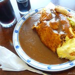 トーラス - 料理写真:2022年7月　オムカレー（普通盛りと大盛りの間）【税込800円】アイスコーヒー【食事したら税込250円】