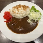 Momo Kafe - アパ社長カレー