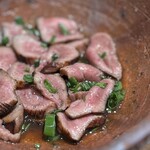 花 - 牛たんのたたき、、、、ねぎポン酢との相性、歯ごたえ、食感、マジうまい(^O^)❒’’