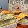 GRANNY SMITH - 4種類入ったミニアソートボックス(税込2,151円)
                
                左上からマジンガーZ形に、
                ・イングランド カスタード
                ・ダッチ クランブル
                ・ハニーミルクティー
                ・フレンチ ダマンド
                どれもリンゴが大きい！