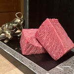 鉄板焼きWAGYU LIVERARY - 最高級黒毛和牛ステーキ