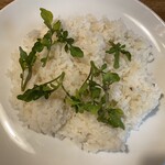 Yakuzen Kare Jinenjo - 野菜カレー、クレソンののったご飯(白米)