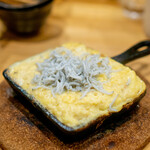 大衆うなぎ酒場 B/FISH - シラスのとろたま焼き