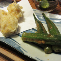 とうふ屋うかい 鷺沼店 - とうもろこしの天麩羅、オクラの味噌和え